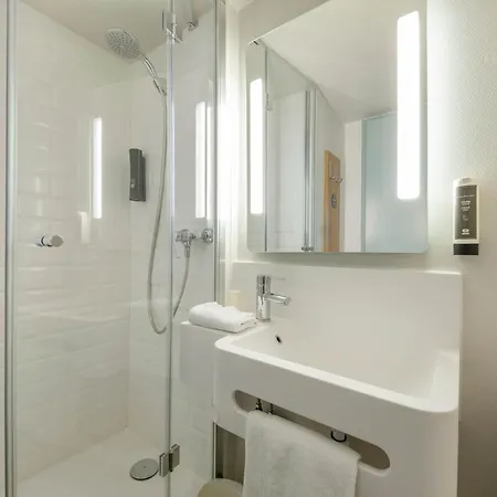 Hotel La Rochelle 2*