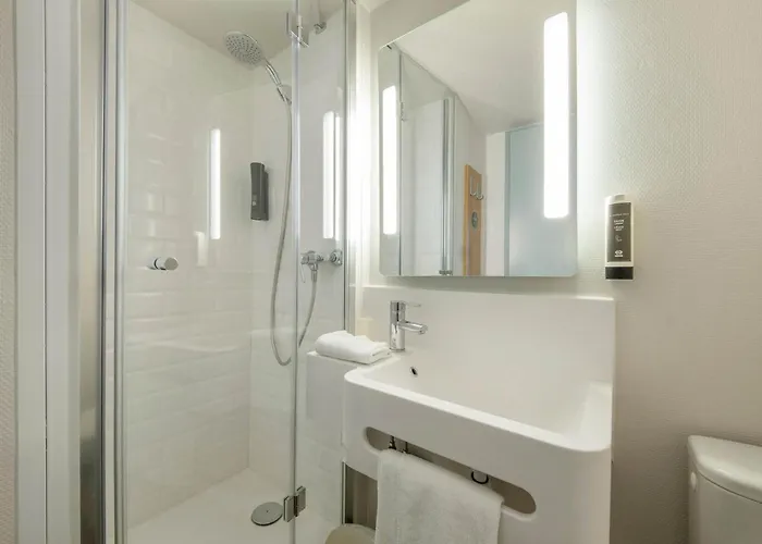 Hotel La Rochelle 2*